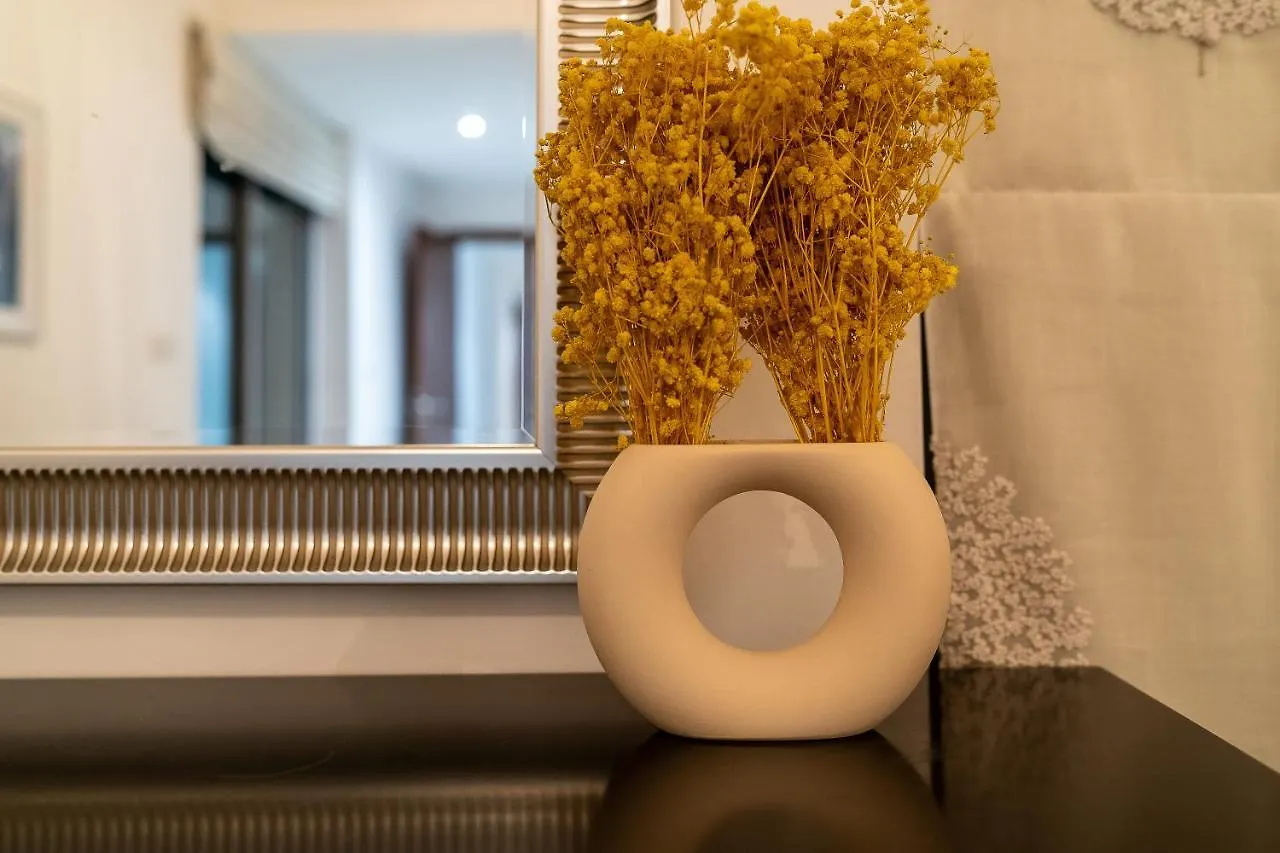 Spectacular Burj & Fountain View - Luxurious 3 Bedrooms & Maids Room - The Residences Dubai 0*,