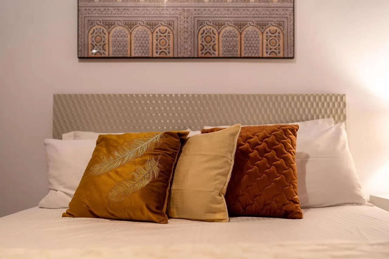 Spectacular Burj & Fountain View - Luxurious 3 Bedrooms & Maids Room - The Residences Dubai 0*,  Vereinigte Arabische Emirate