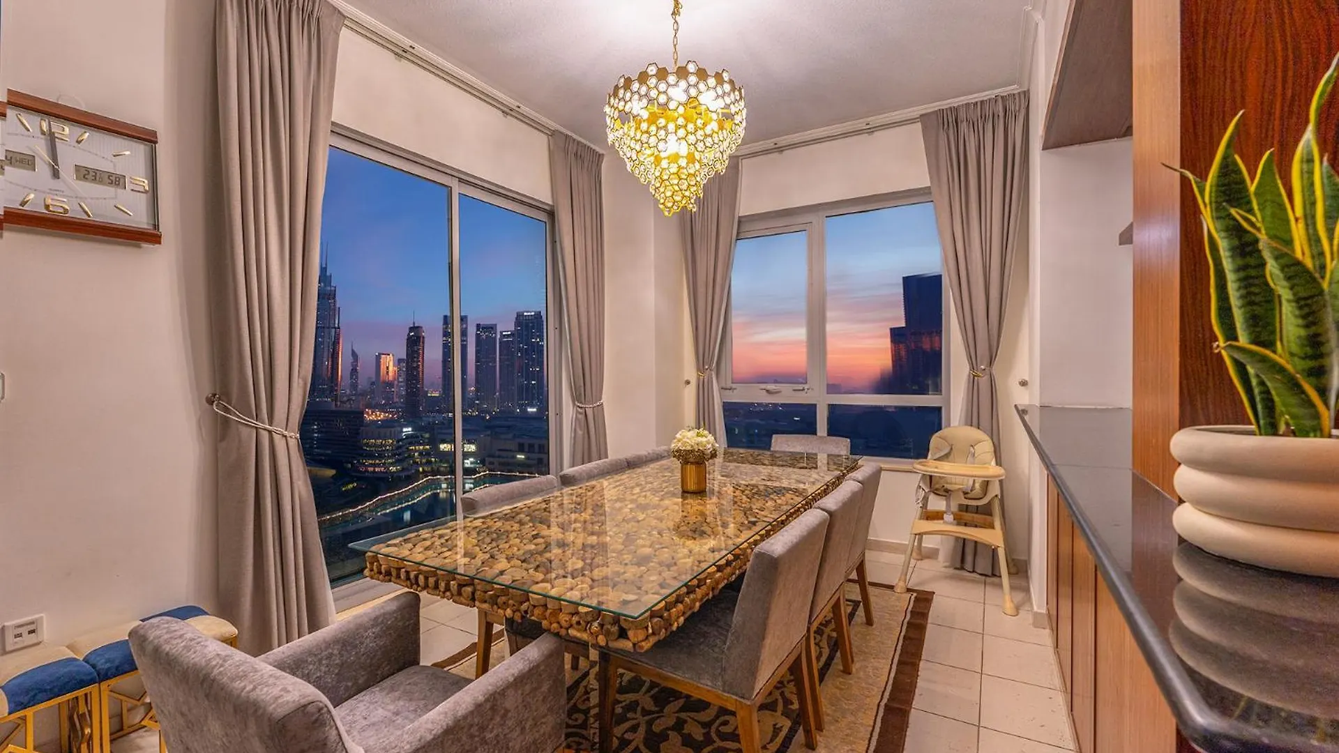 Apartment Spectacular Burj & Fountain View - Luxurious 3 Bedrooms & Maids Room - The Residences Dubai